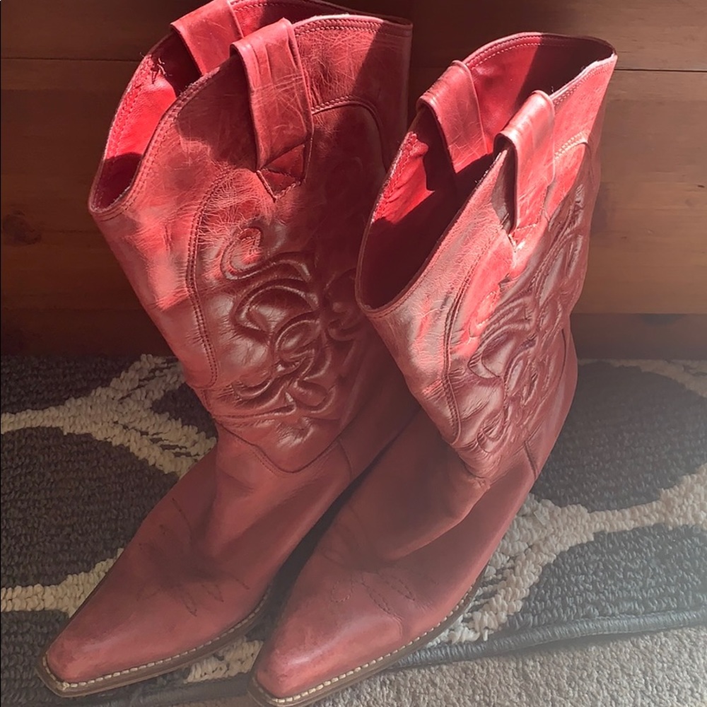 Penny loves Kenny cowboy boots red.
